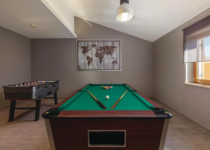 Gorgeous In Trosti With Jacuzzi