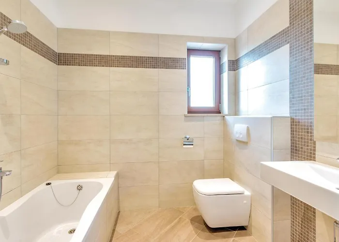 Holiday home Gorgeous In Trosti With Jacuzzi