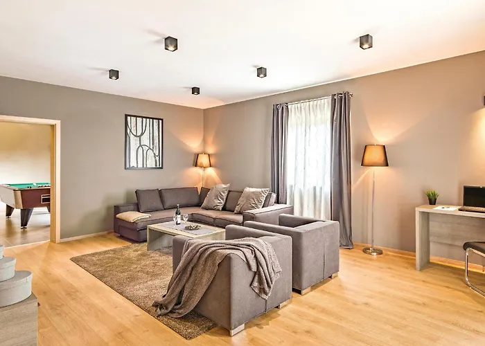 Gorgeous In Trosti With Jacuzzi Holiday home Heki