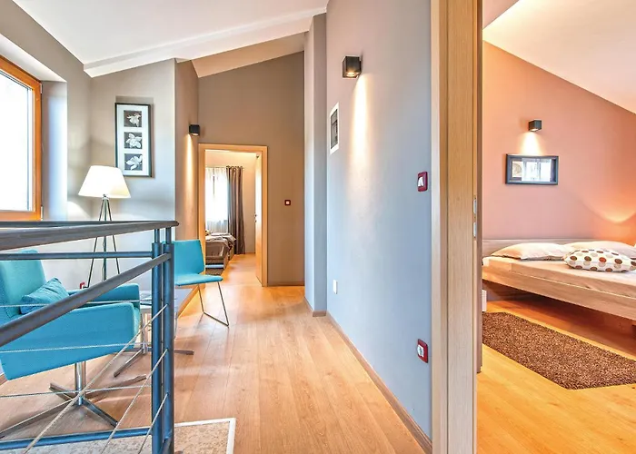 Holiday home Gorgeous In Trosti With Jacuzzi Heki