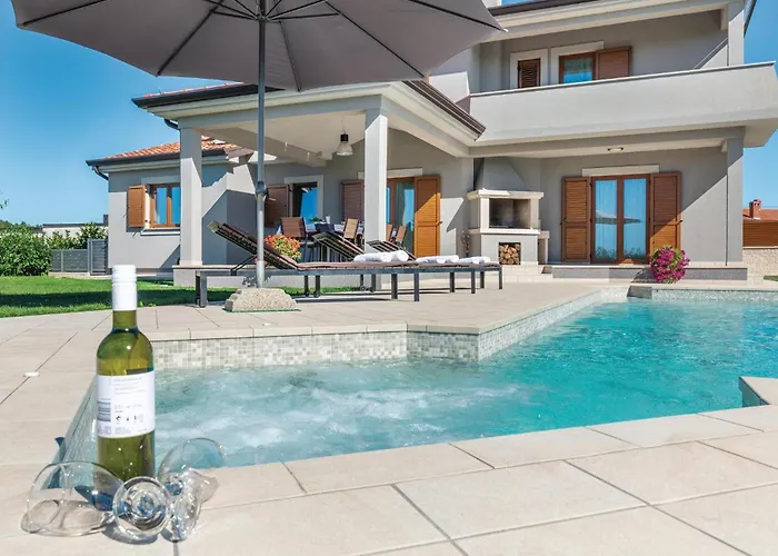 Gorgeous In Trosti With Jacuzzi