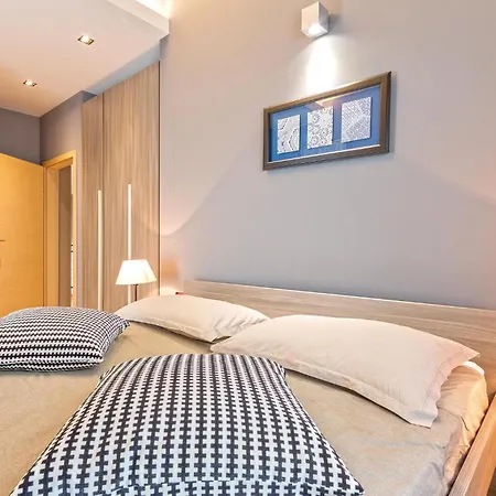 Gorgeous In Trosti With Jacuzzi Holiday home *