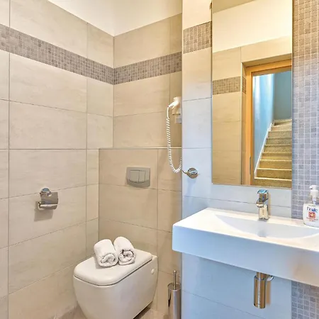 Gorgeous In Trosti With Jacuzzi