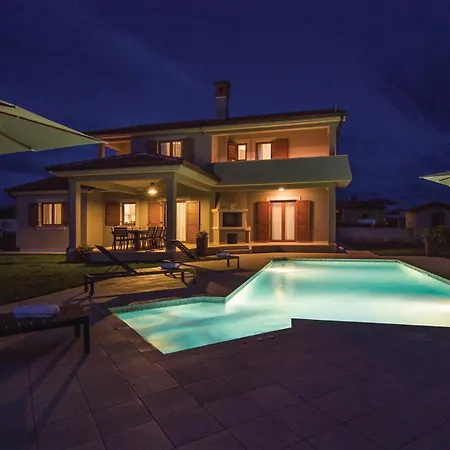 Gorgeous In Trosti With Jacuzzi