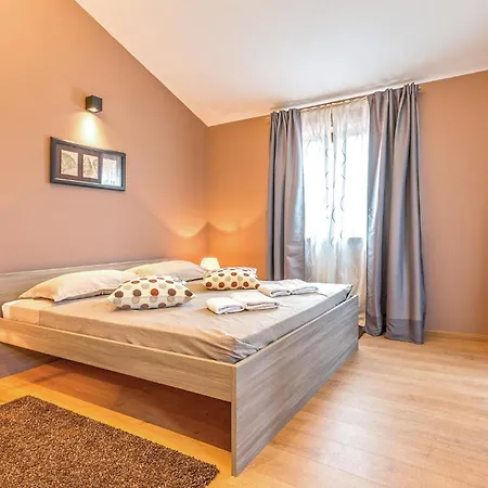 Gorgeous In Trosti With Jacuzzi Holiday home