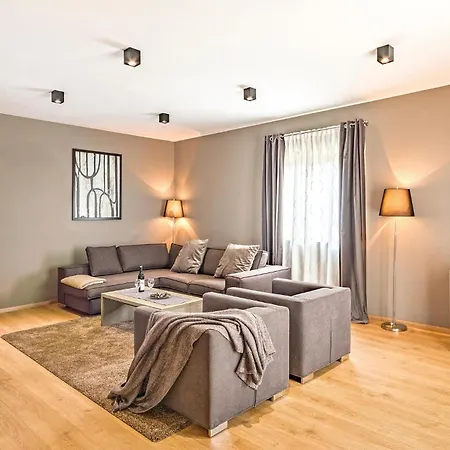 Gorgeous In Trosti With Jacuzzi Holiday home Heki